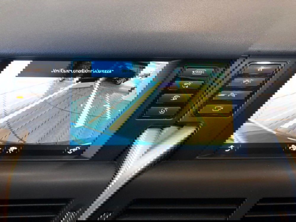 Land Rover Discovery Sport usata a Pistoia (9)