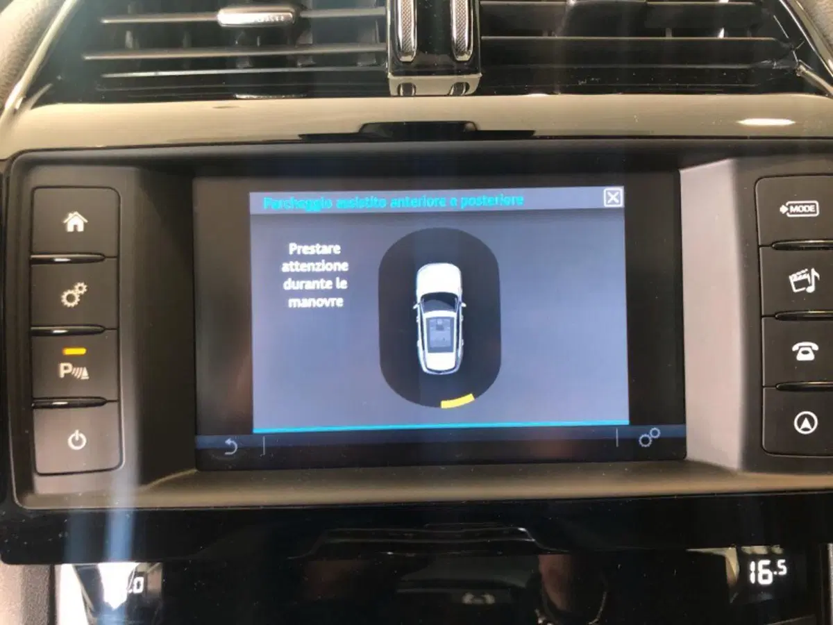 Jaguar F-Pace usata a Pistoia (10)