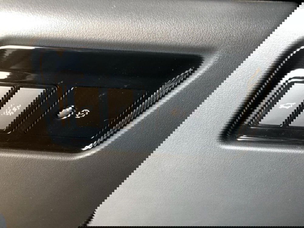 Jaguar F-Pace usata a Pistoia (15)