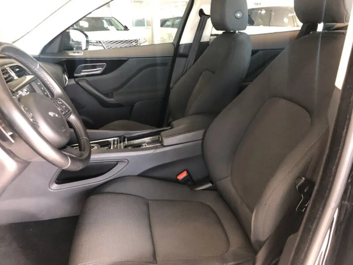 Jaguar F-Pace usata a Pistoia (4)