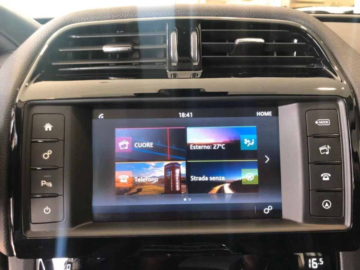 Jaguar F-Pace usata a Pistoia (5)