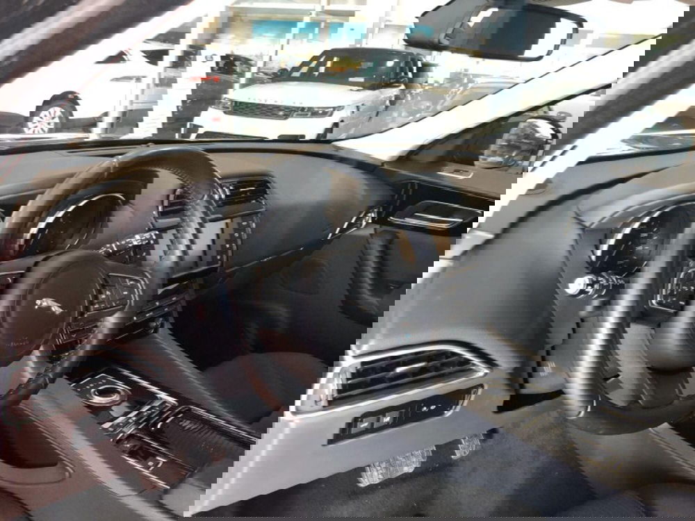 Jaguar F-Pace usata a Pistoia (6)