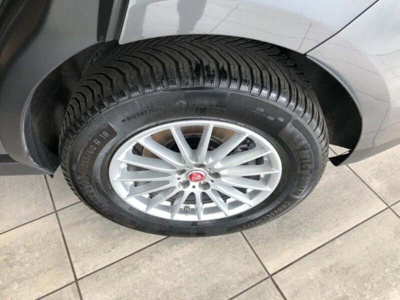 Jaguar F-Pace usata a Pistoia (11)