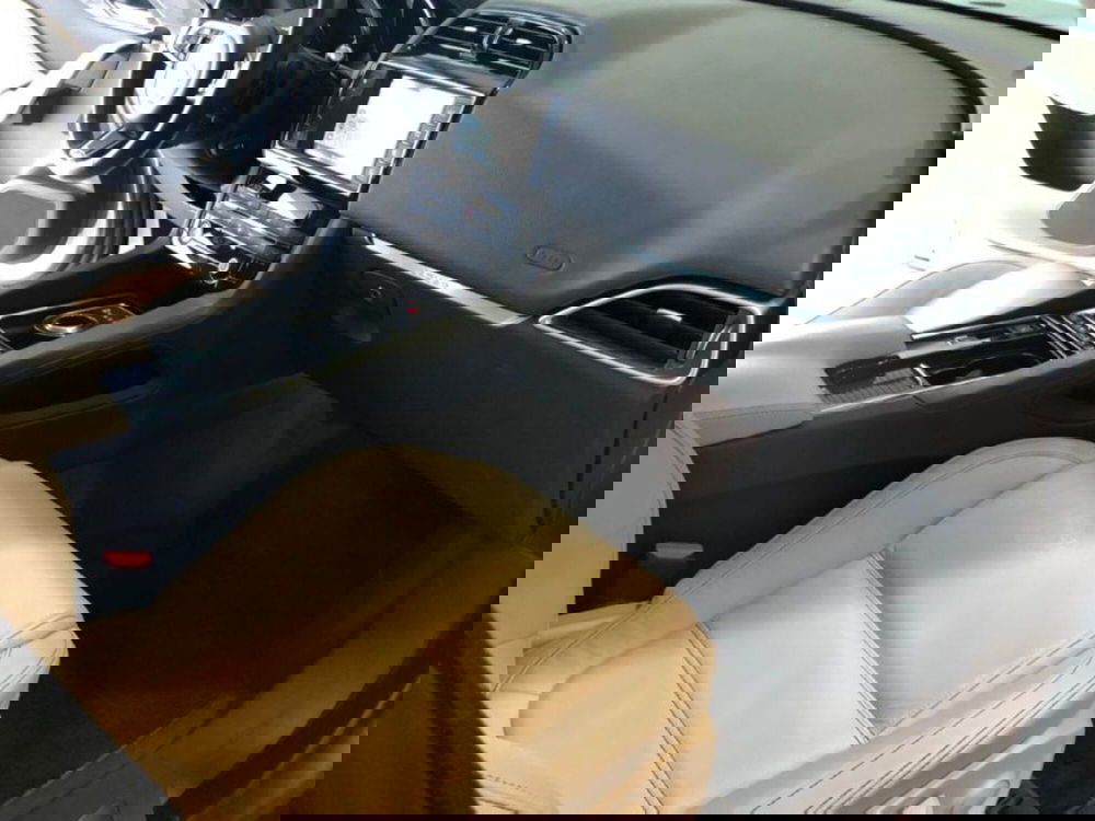 Jaguar F-Pace usata a Pistoia (15)