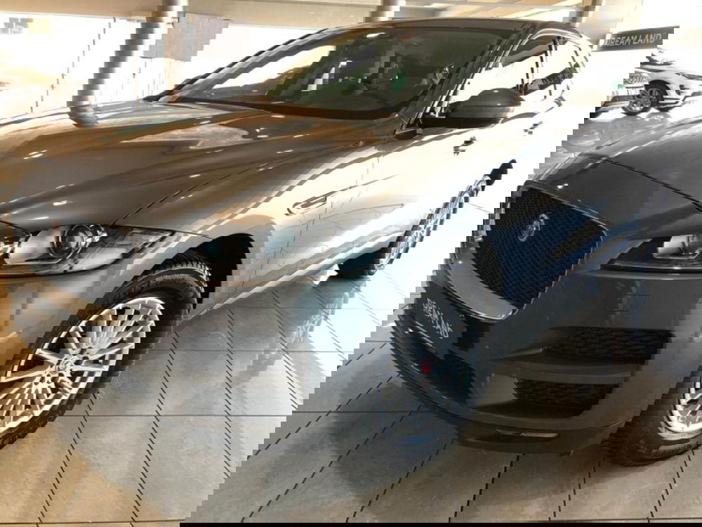 Jaguar F-Pace usata a Pistoia (3)