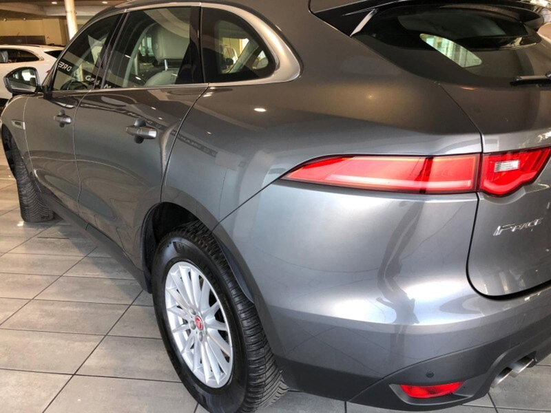 Jaguar F-Pace usata a Pistoia (4)