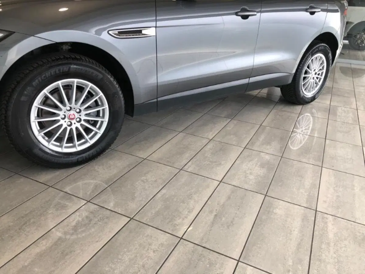 Jaguar F-Pace usata a Pistoia (8)