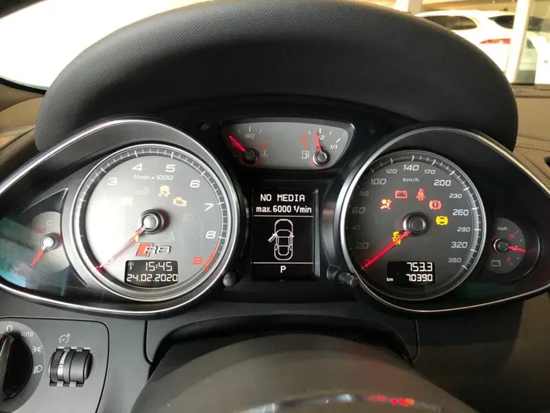 Audi R8 Coupé usata a Pistoia (8)