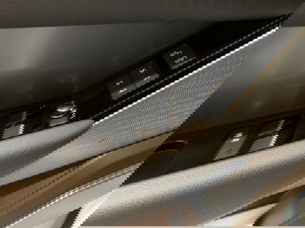 Land Rover Range Rover Velar nuova a Pistoia (9)