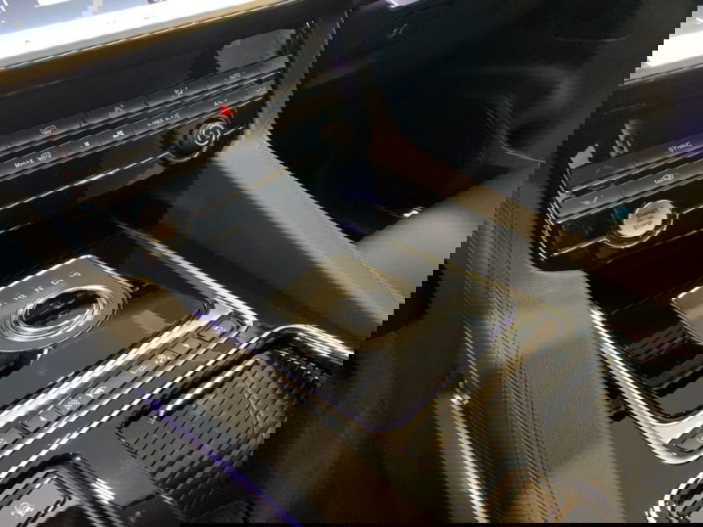 Jaguar F-Pace nuova a Pistoia (11)