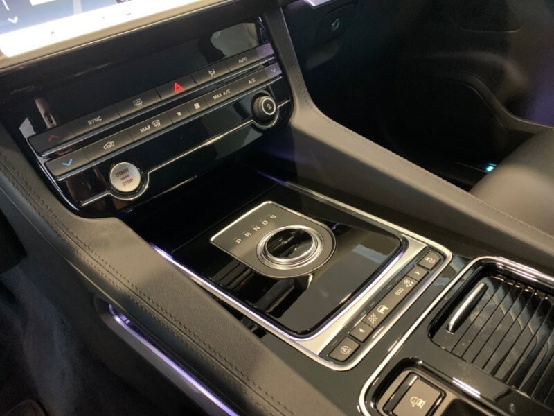 Jaguar F-Pace nuova a Pistoia (11)