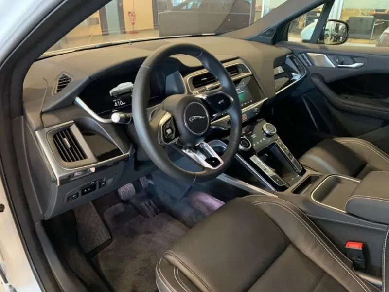 Jaguar I-Pace nuova a Pistoia (10)