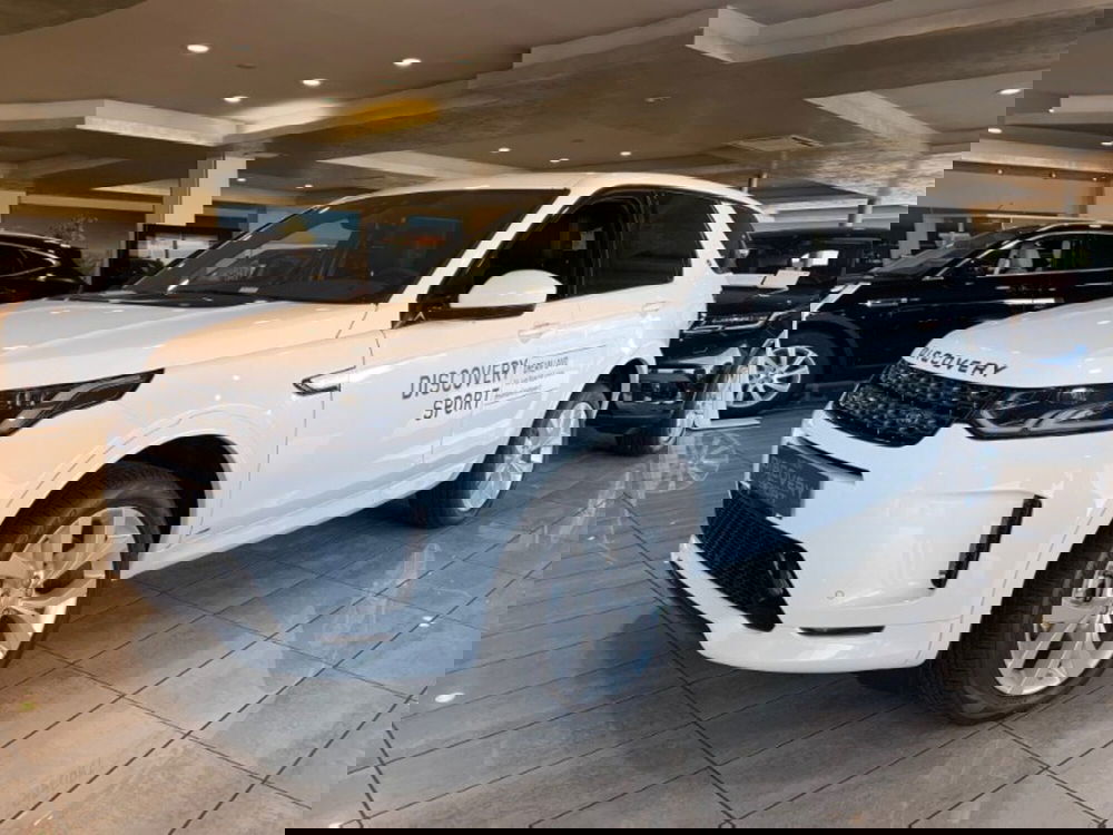 Land Rover Discovery Sport nuova a Pistoia