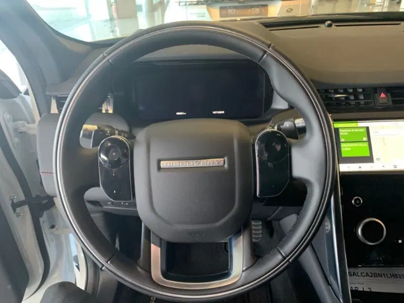 Land Rover Discovery Sport nuova a Pistoia (11)