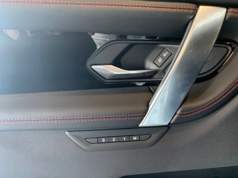 Land Rover Discovery Sport nuova a Pistoia (12)