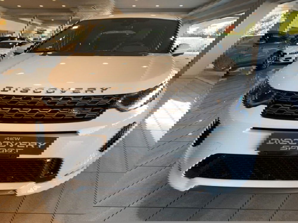 Land Rover Discovery Sport nuova a Pistoia (3)