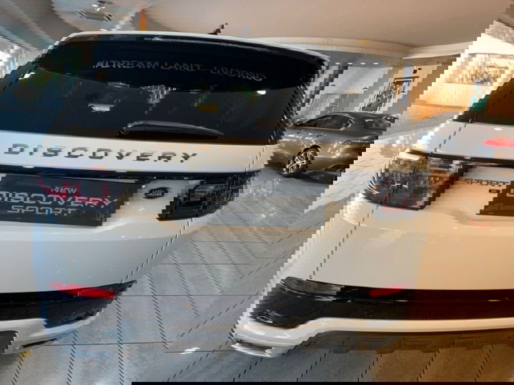 Land Rover Discovery Sport nuova a Pistoia (4)