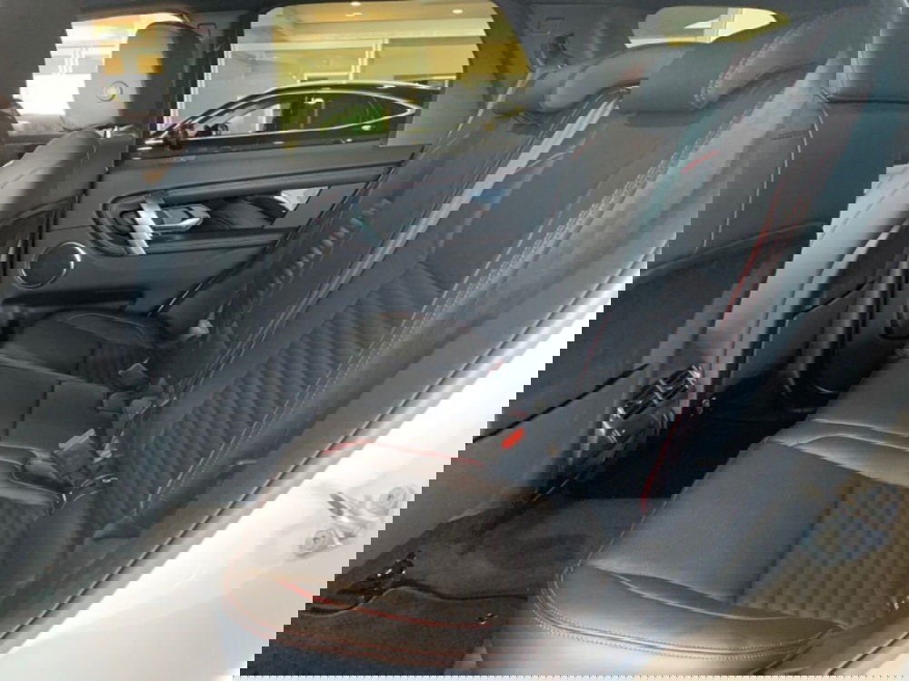 Land Rover Discovery Sport nuova a Pistoia (6)