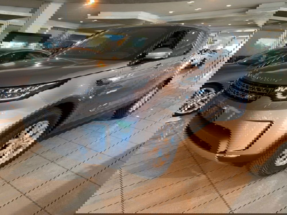 Land Rover Discovery Sport nuova a Pistoia