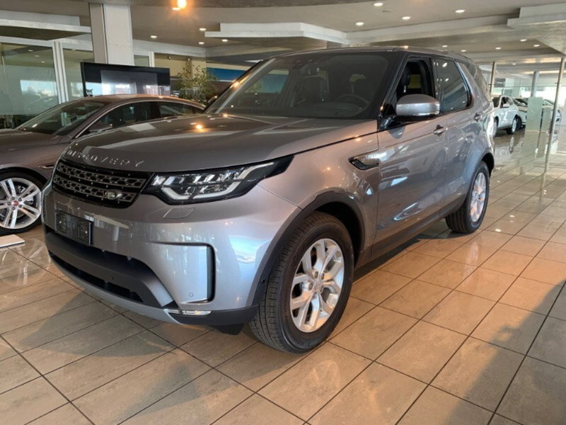Land Rover Discovery Sport nuova a Pistoia