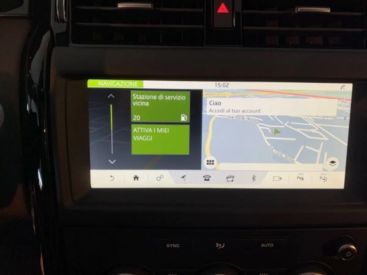 Land Rover Discovery Sport nuova a Pistoia (10)