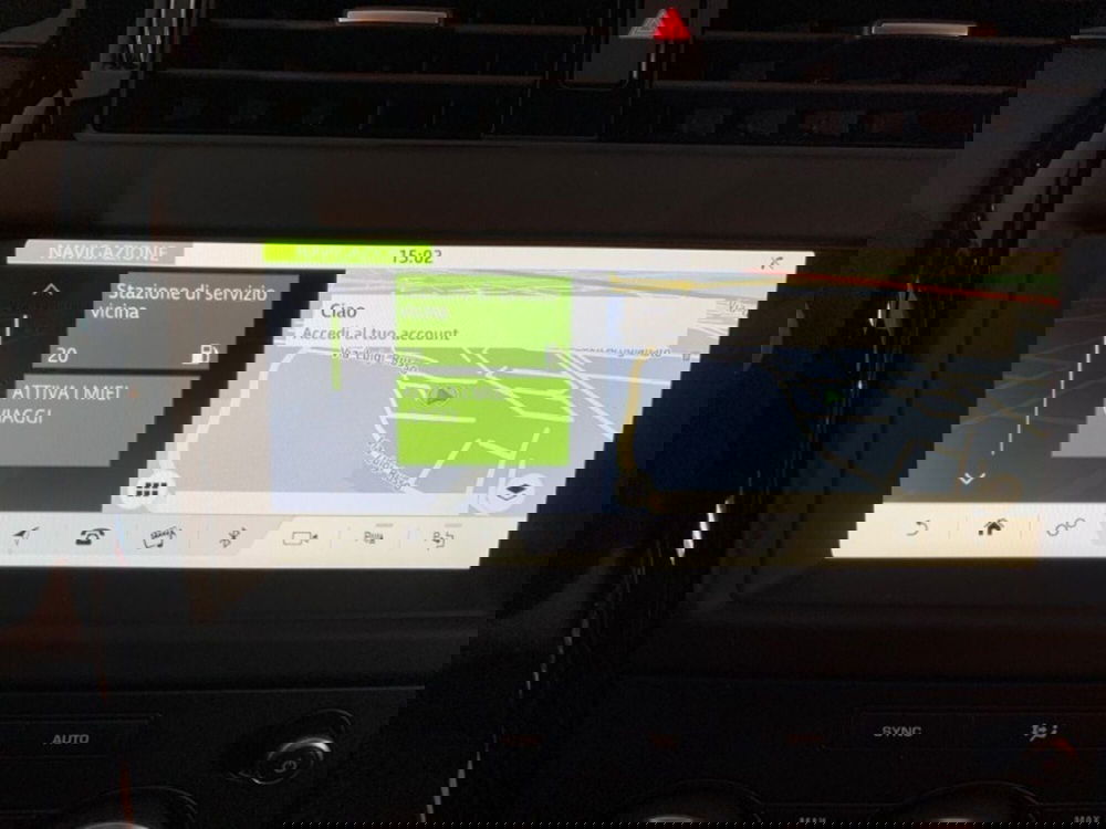 Land Rover Discovery Sport nuova a Pistoia (10)