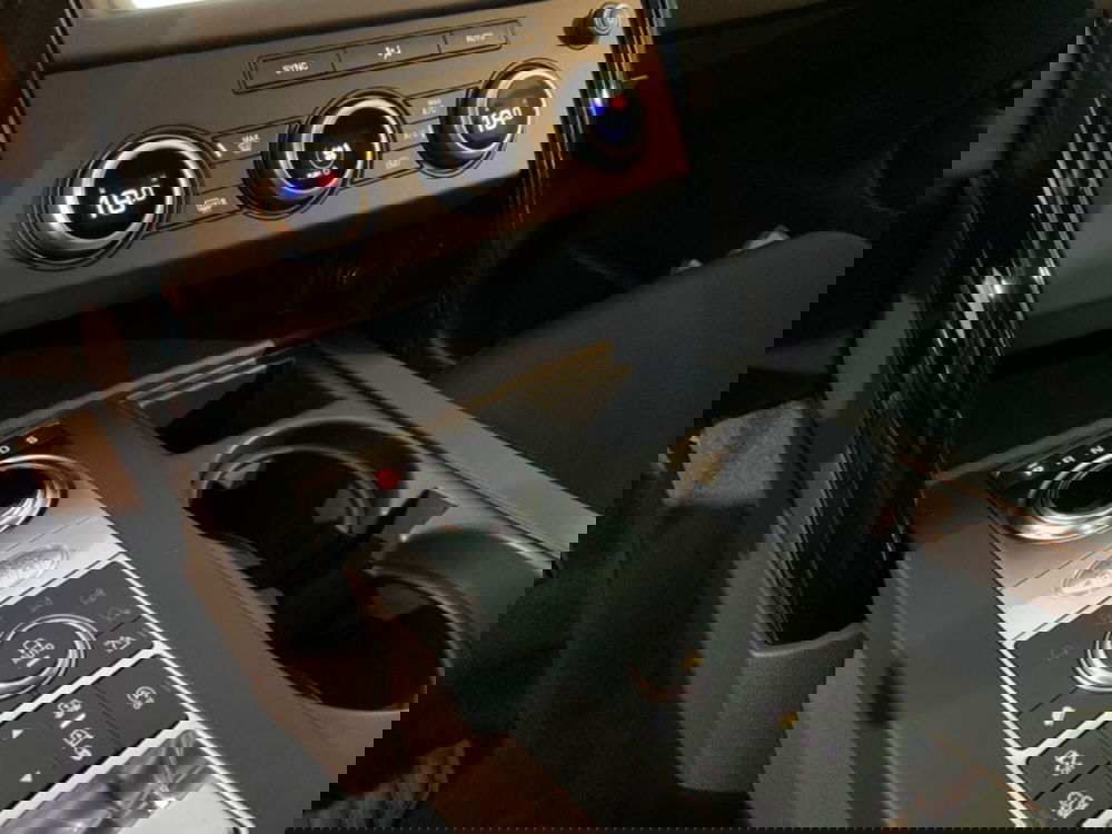 Land Rover Discovery Sport nuova a Pistoia (11)