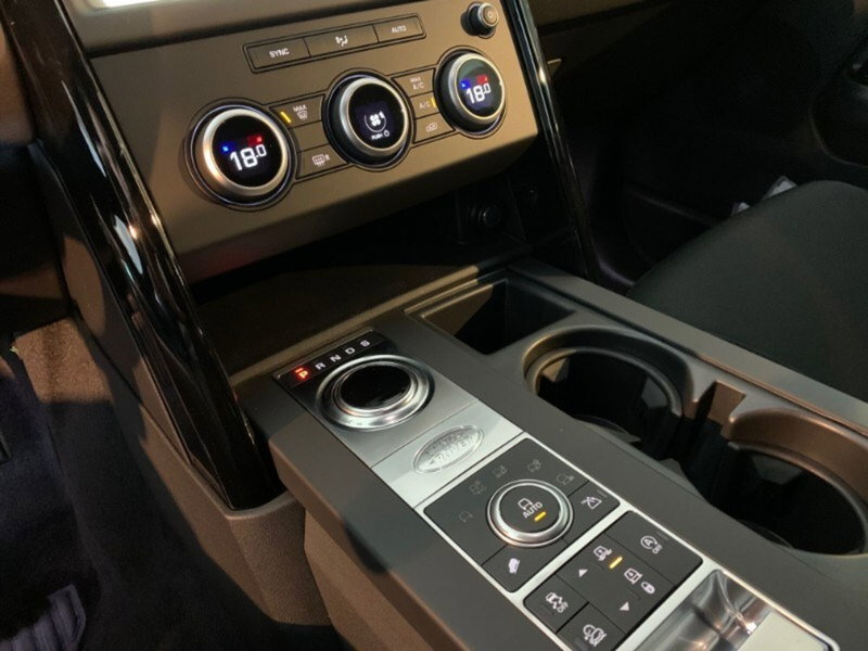 Land Rover Discovery Sport nuova a Pistoia (11)