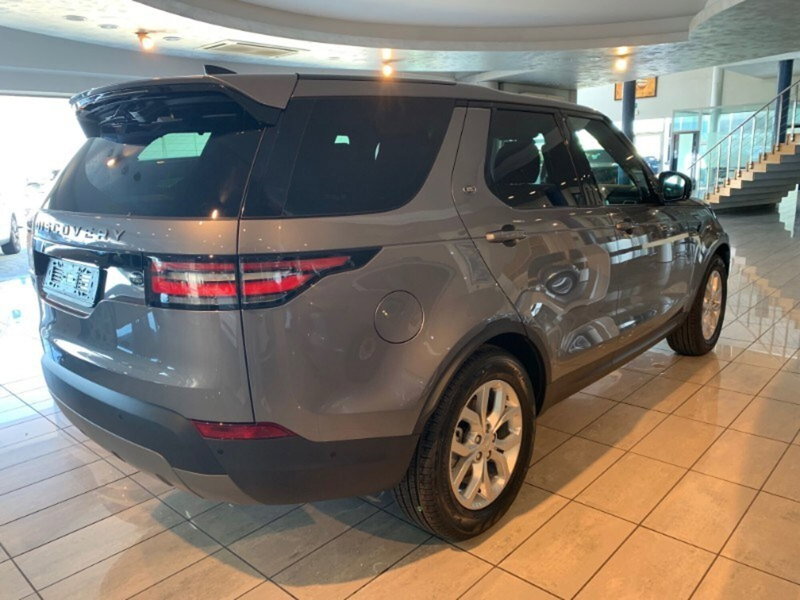 Land Rover Discovery Sport nuova a Pistoia (2)