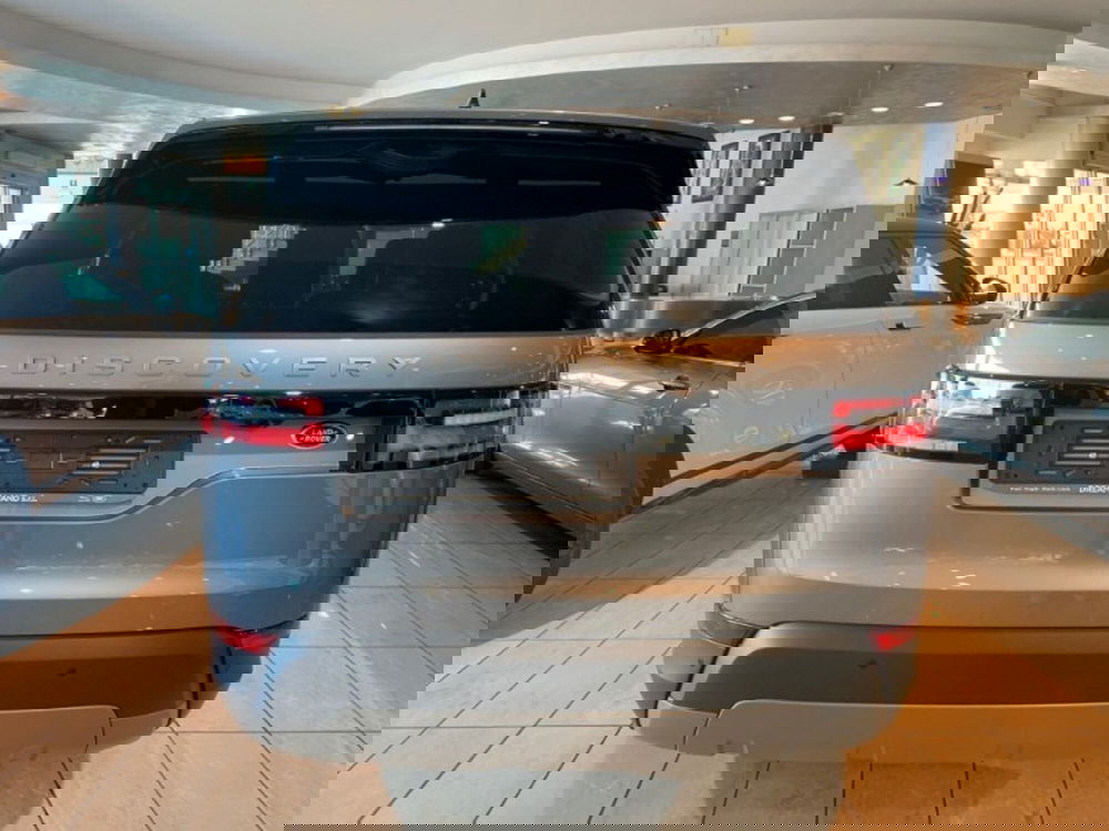 Land Rover Discovery Sport nuova a Pistoia (3)