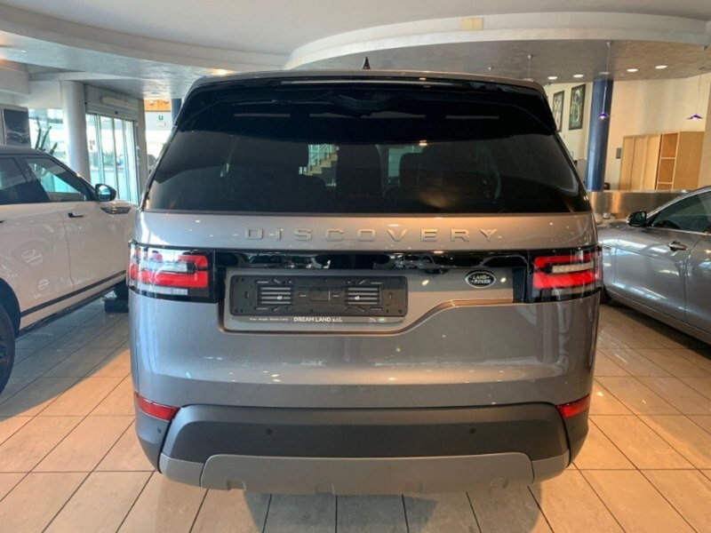 Land Rover Discovery Sport nuova a Pistoia (3)