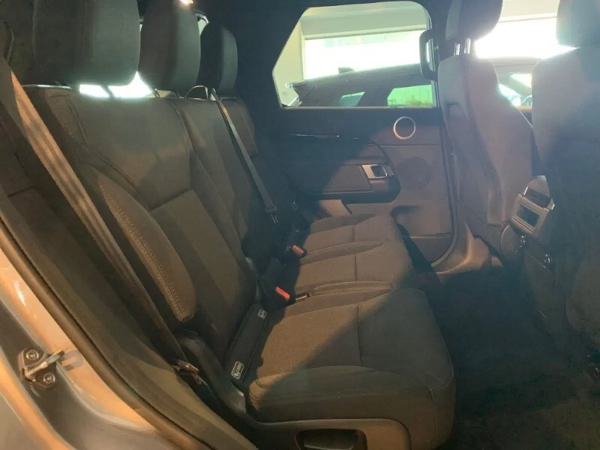 Land Rover Discovery Sport nuova a Pistoia (6)