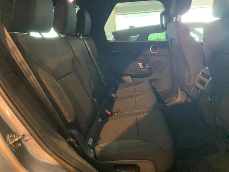 Land Rover Discovery Sport nuova a Pistoia (6)