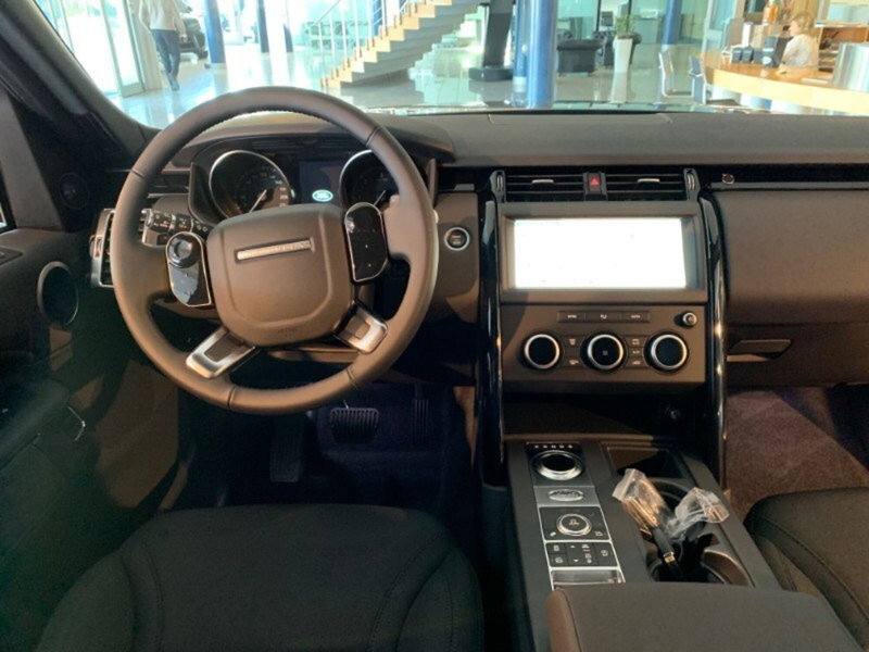 Land Rover Discovery Sport nuova a Pistoia (7)