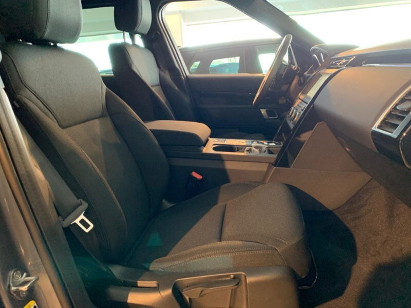 Land Rover Discovery Sport nuova a Pistoia (8)