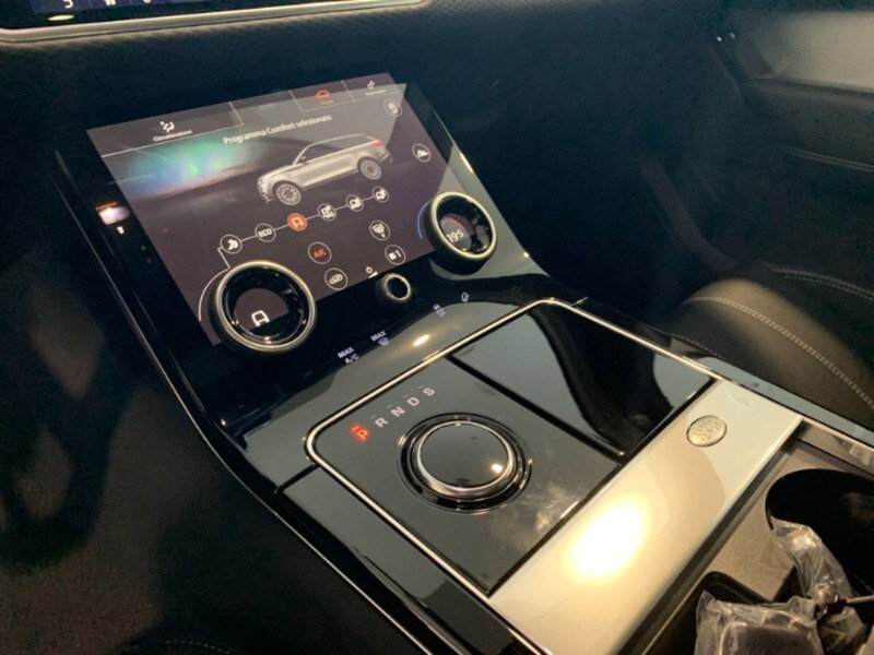 Land Rover Range Rover Velar nuova a Pistoia (10)