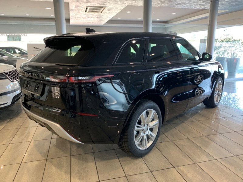 Land Rover Range Rover Velar nuova a Pistoia (2)