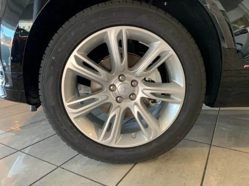 Land Rover Range Rover Velar nuova a Pistoia (5)
