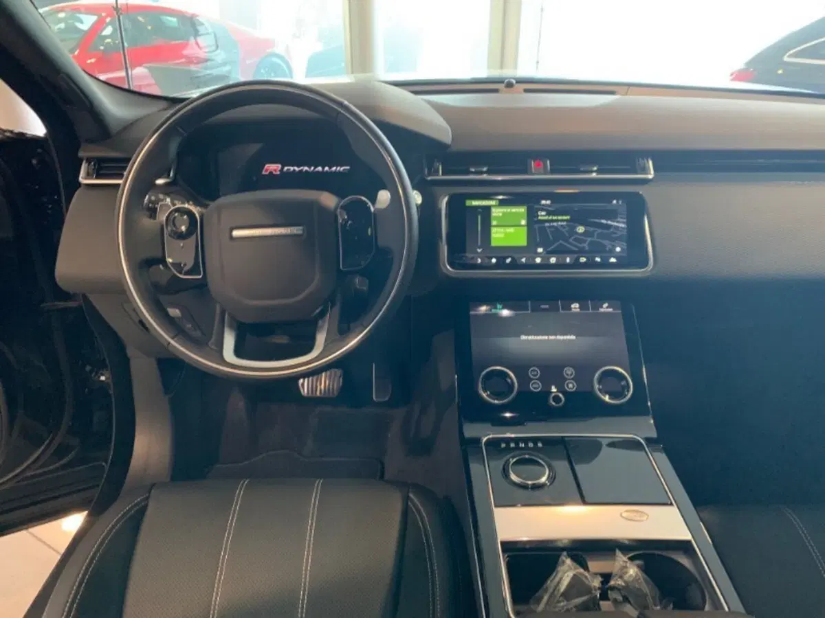 Land Rover Range Rover Velar nuova a Pistoia (7)
