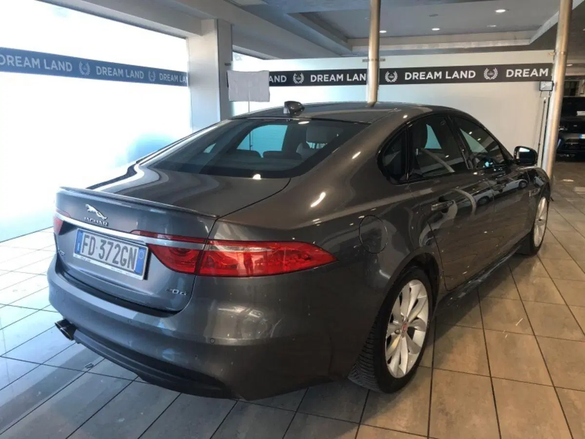 Jaguar XF usata a Pistoia (3)
