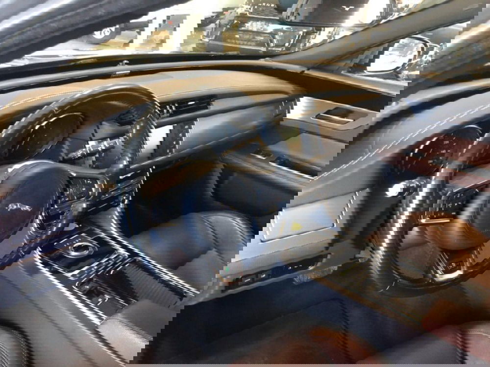 Jaguar XF usata a Pistoia (6)