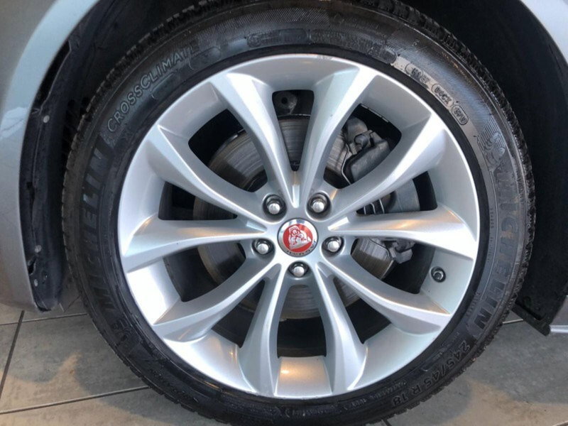 Jaguar XF usata a Pistoia (9)