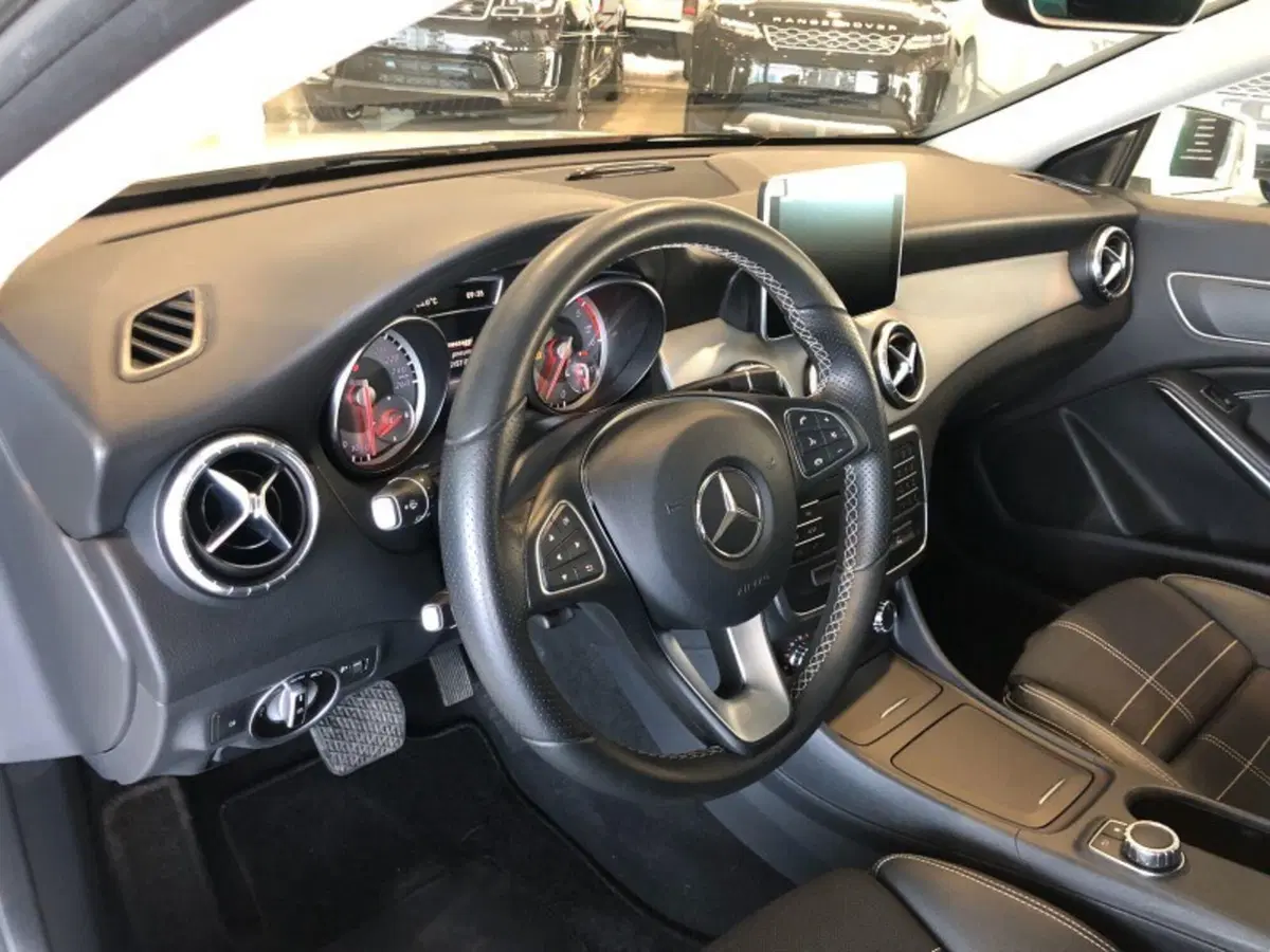Mercedes-Benz CLA Shooting Brake usata a Pistoia (5)