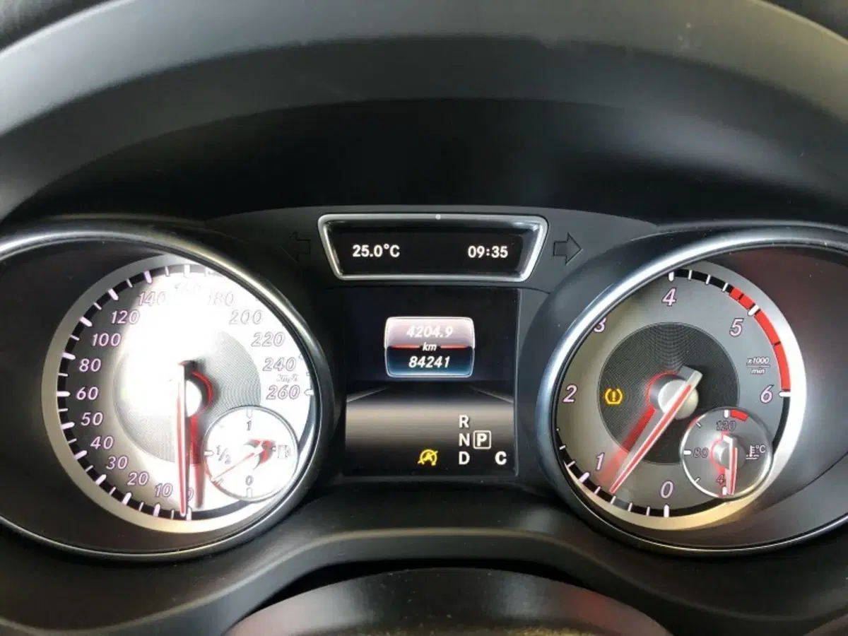 Mercedes-Benz CLA Shooting Brake usata a Pistoia (7)