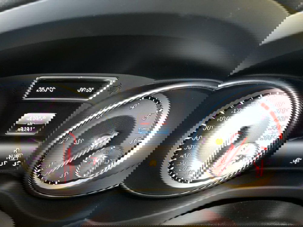 Mercedes-Benz CLA Shooting Brake usata a Pistoia (7)