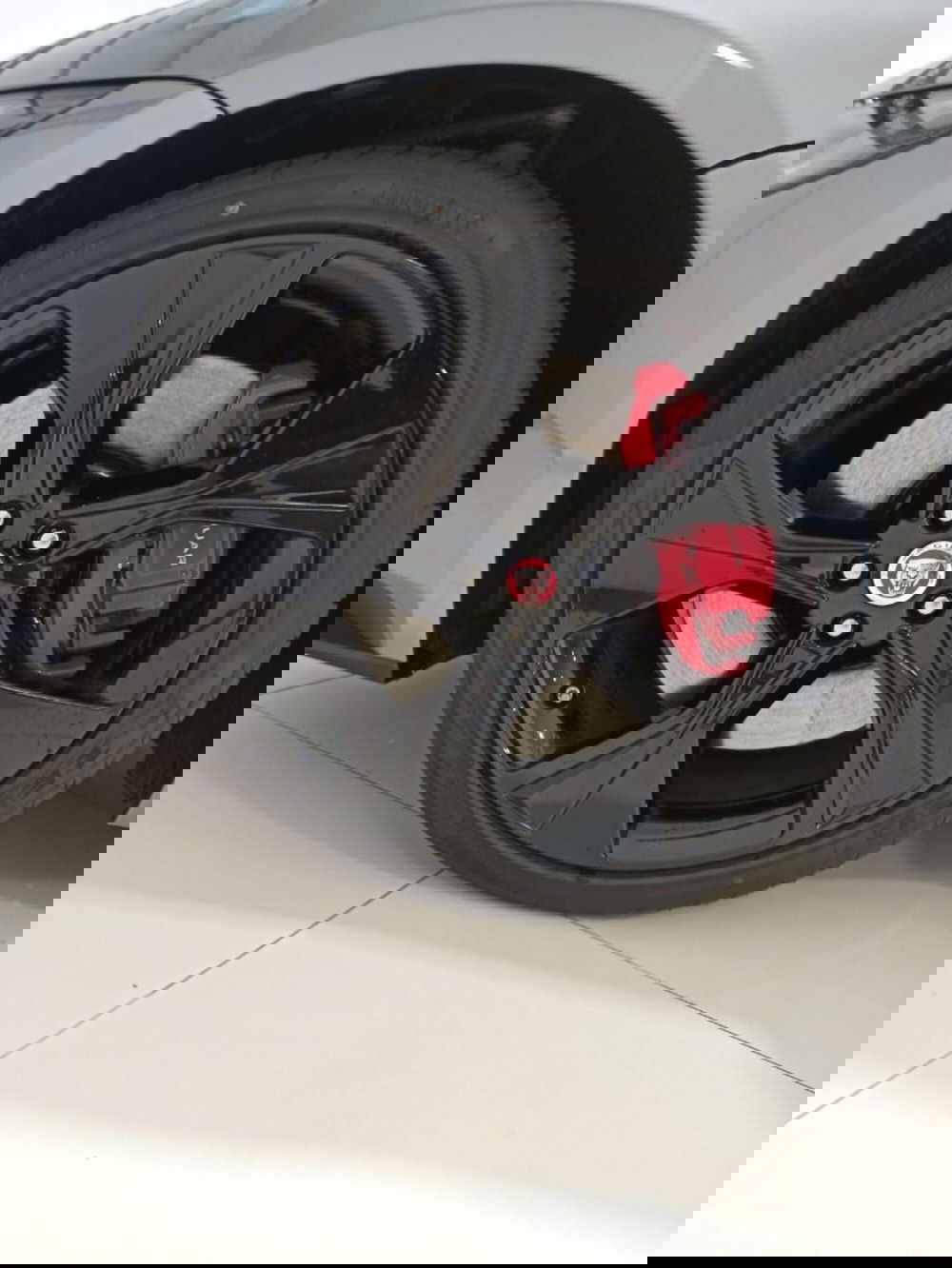 Jaguar F-Type Coupé usata a Pistoia (5)