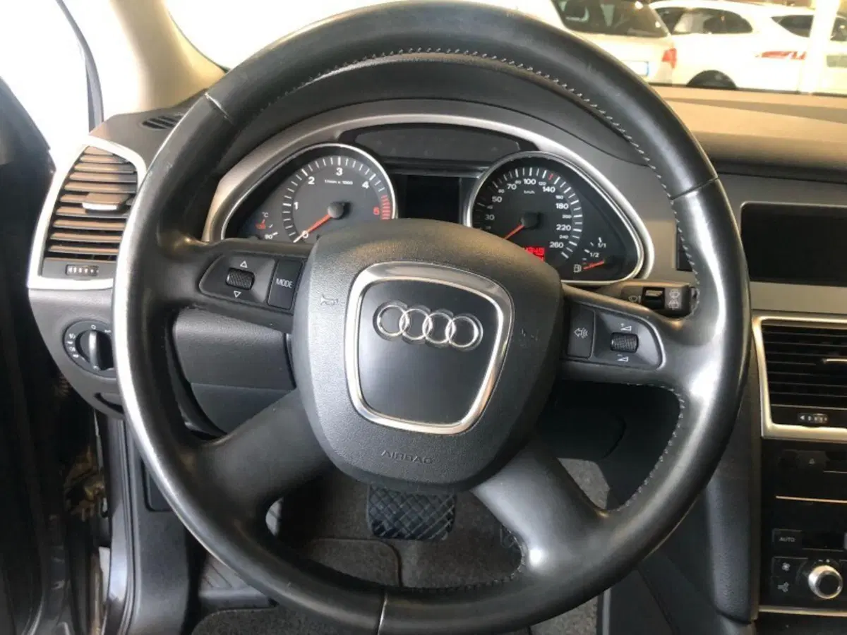 Audi Q7 usata a Pistoia (14)
