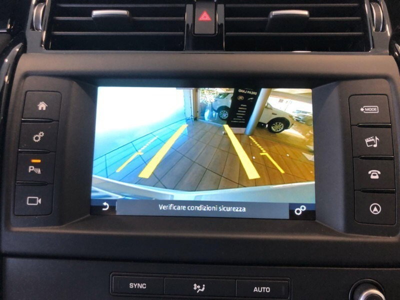 Land Rover Discovery Sport usata a Pistoia (6)