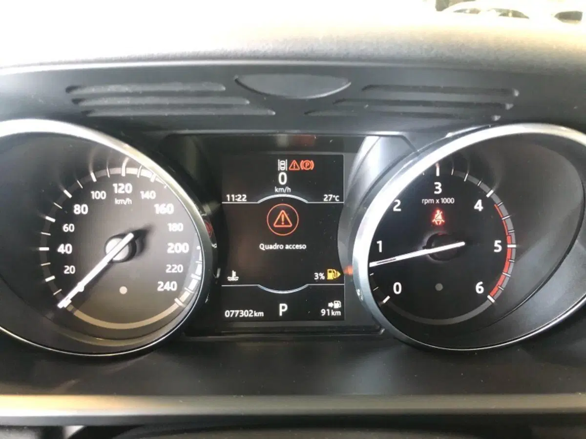 Land Rover Discovery Sport usata a Pistoia (7)