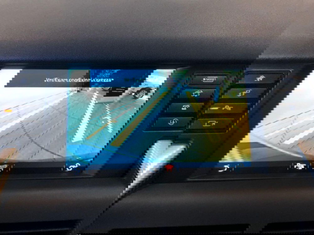 Land Rover Discovery Sport usata a Pistoia (8)